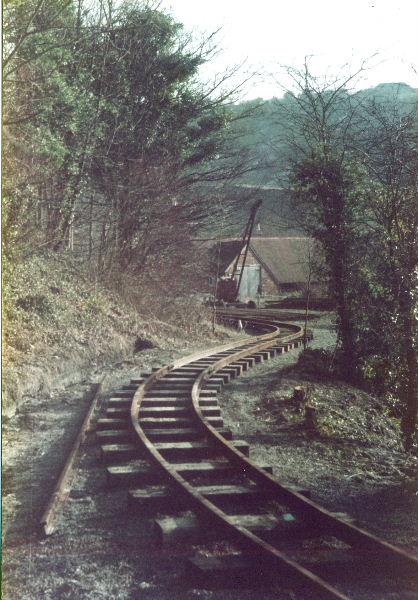 brockham-bends.jpg - The double bend leading down from the summit of the line into Brockham.