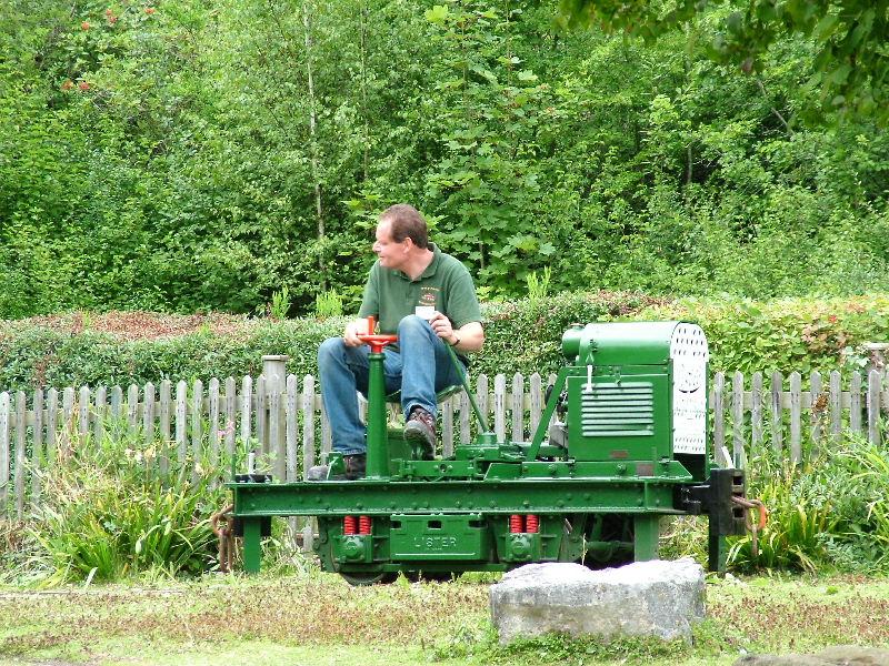 l3916-78.jpg - Graham Feldwick, seen across the triangle with L3916.