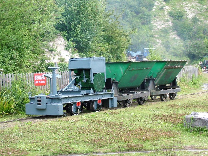 lb52610-55.jpg - SImon Lomax's LB52610 on the triangle with a couple of Hudson v-skips.