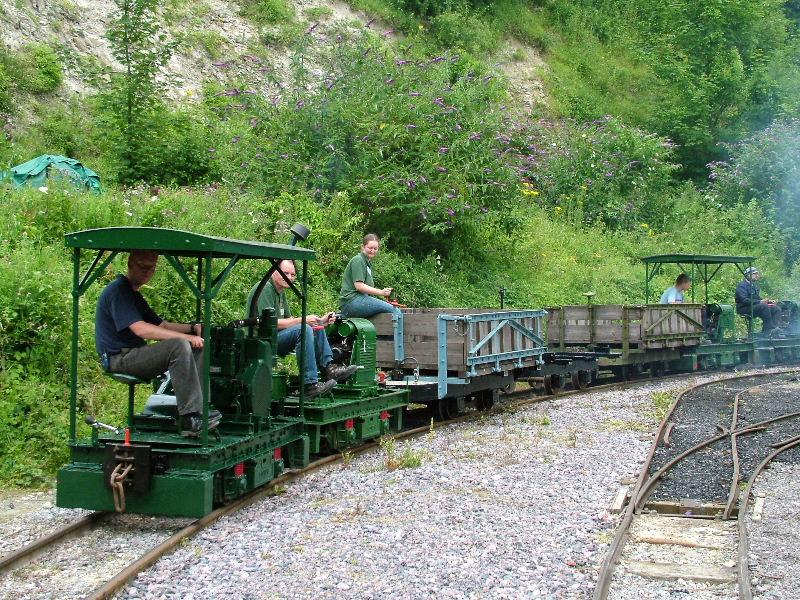 main-line-listers-66.jpg - Then back the other way come, yes you've guessed, some Listers. The Fauld wagons again feature.