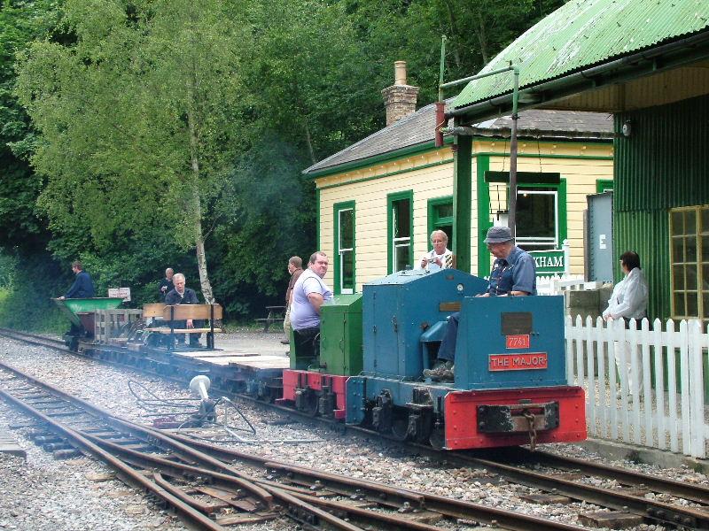 o&ks-brockham24.jpg - After a trip to Amberley,The Major (7741) and Redland (6193) wait in Brockham for the opposing working from Cragside.