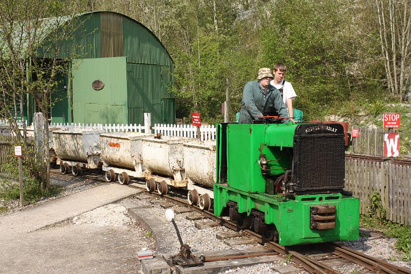 1104170006.jpg - The U-tubs arrive back from Amberley with Hudson Hunslet 3097 on the front.