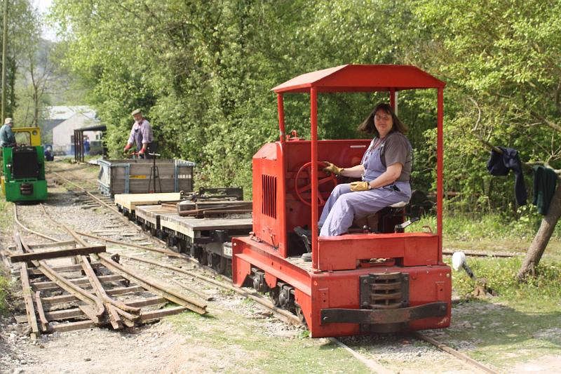 1104170007.jpg - The Rapier again which, despite the direction being faced by the driver, was actually proceeding away from the camera!