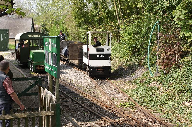 1104170008.jpg - Ah - change of scene. Jenny leaves Amberley with the ammo wagons.