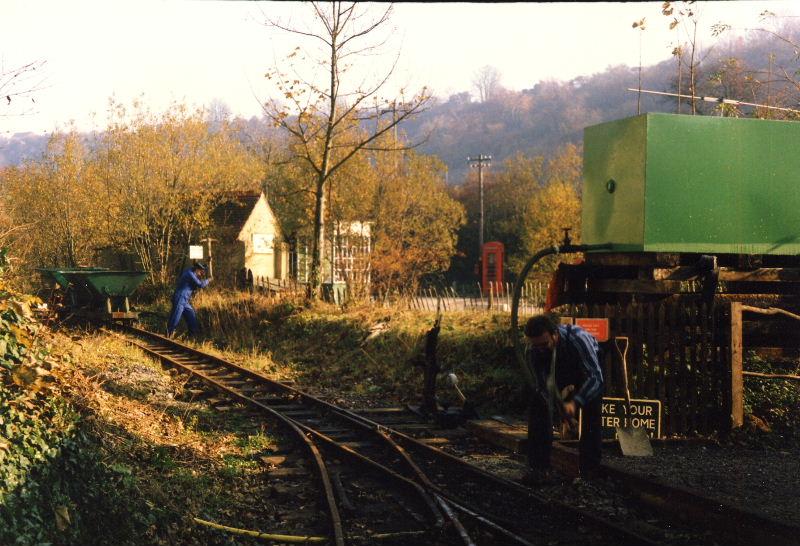 amberley-tidy01.jpg - Autumn arrives and the leaves turn brown, but the work must go on. General tidying up is the order of the day here at Amberley.