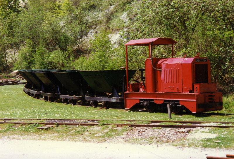 rapier-triangle-skips.jpg - The Ransomes & Rapier is one of our more unusual items - and a firm favourite with many of our drivers.