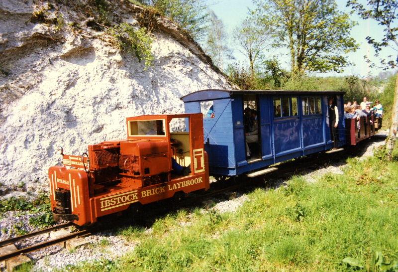 royal-visit06.jpg - Passing what is now the junction with the woodyard siding.