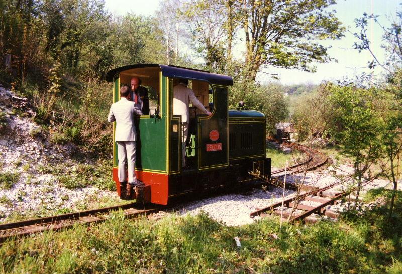 royal-visit10-peldon.jpg - Of course, carrying on the tradition, and in the absence of "Polar Bear", Prince Michael had to have a go. His bodyguard travelled rather precariously on the buffers.