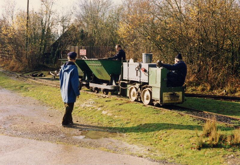 wr4998-skips.jpg - The other consequence of Major Ollver's visit was that he "suggested" that the road-side line should be moved on safety grounds - i.e. we had no option! This is the line before work started.