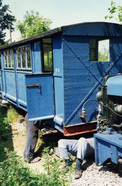 fauld-coach-01.jpg - The Fauld bogie coach as it looked before the recent rebuild. There is obviously a problem somewhere - probably the brakes.