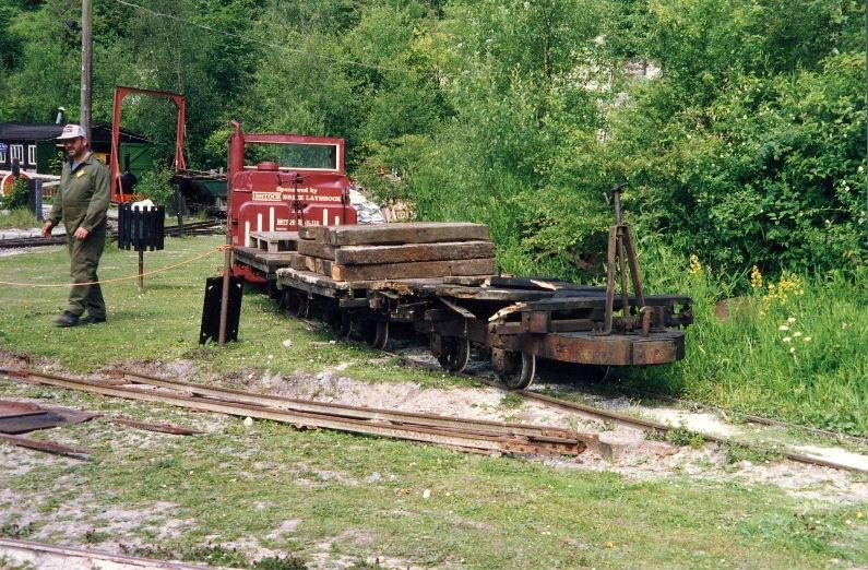 ibstock11001.jpg - Ibstock again with a couple of the Hudson wagons.