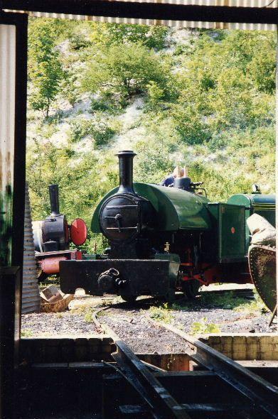 peter-comes-out-9.jpg - Peldon shunts Peter onto the high level road in the workshop.