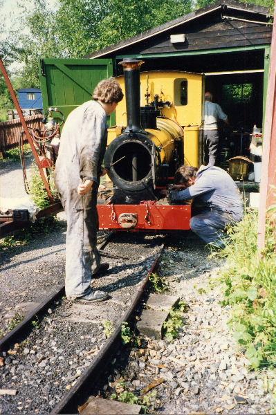 polar-bear-new-01.jpg - John and Duncan Stanton prepare PB for its steam test.