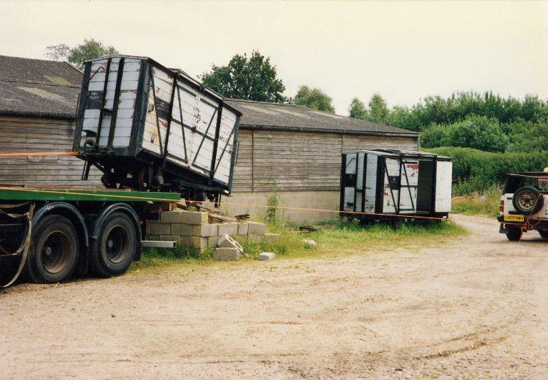 vans4.jpg - The method used was to attach the vans to Nigel's Tonka Toy and use pulleys to get some advantage. Van No.1 gets to the top of the ramp. Note that everyone has stood well clear!